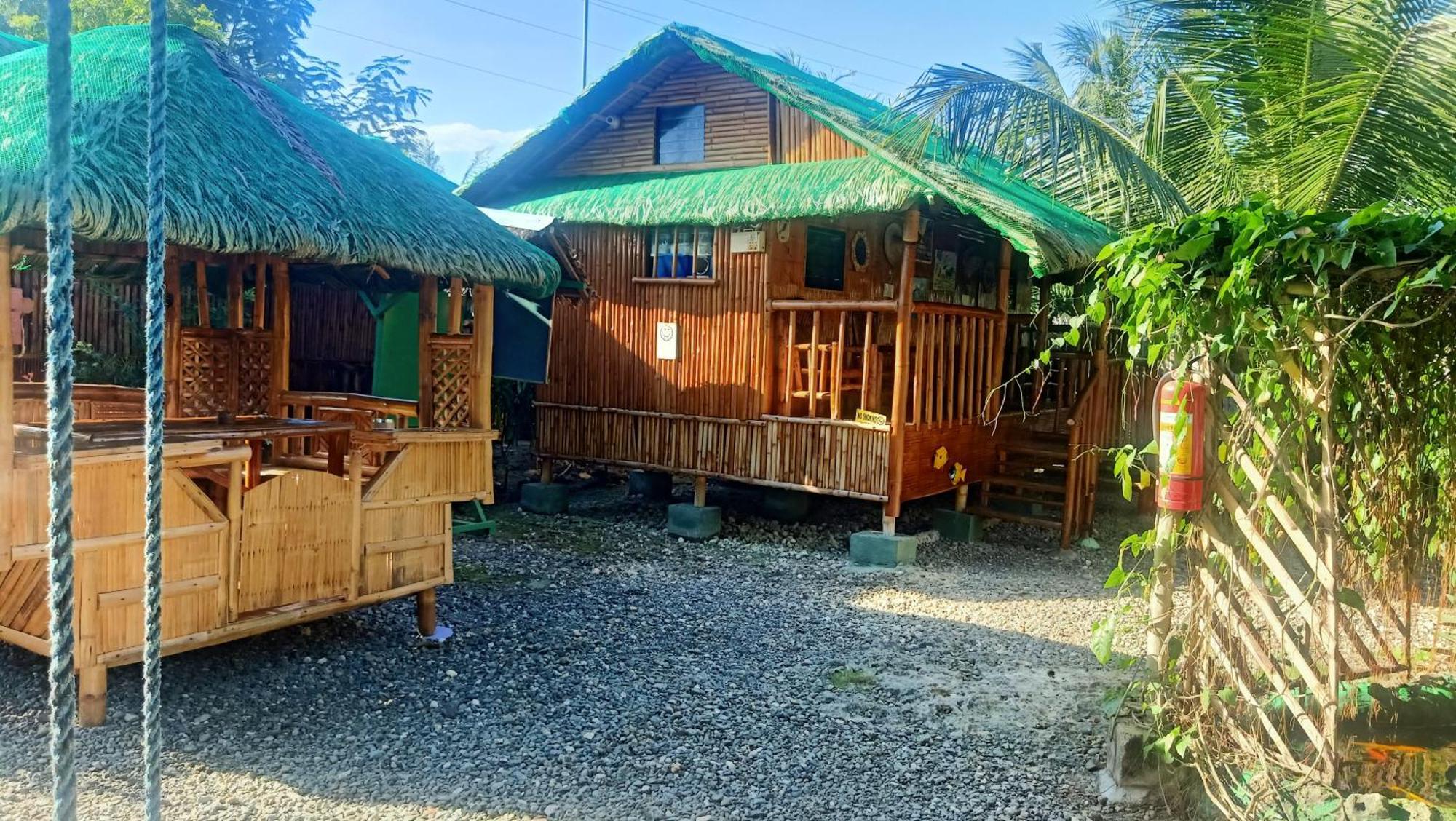 Moalboal Bamboo House / Rooms Εξωτερικό φωτογραφία