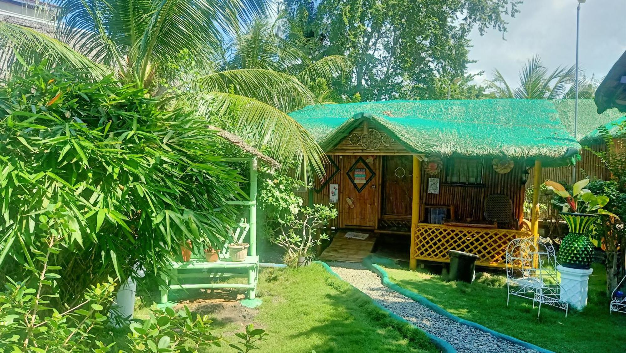 Moalboal Bamboo House / Rooms Εξωτερικό φωτογραφία