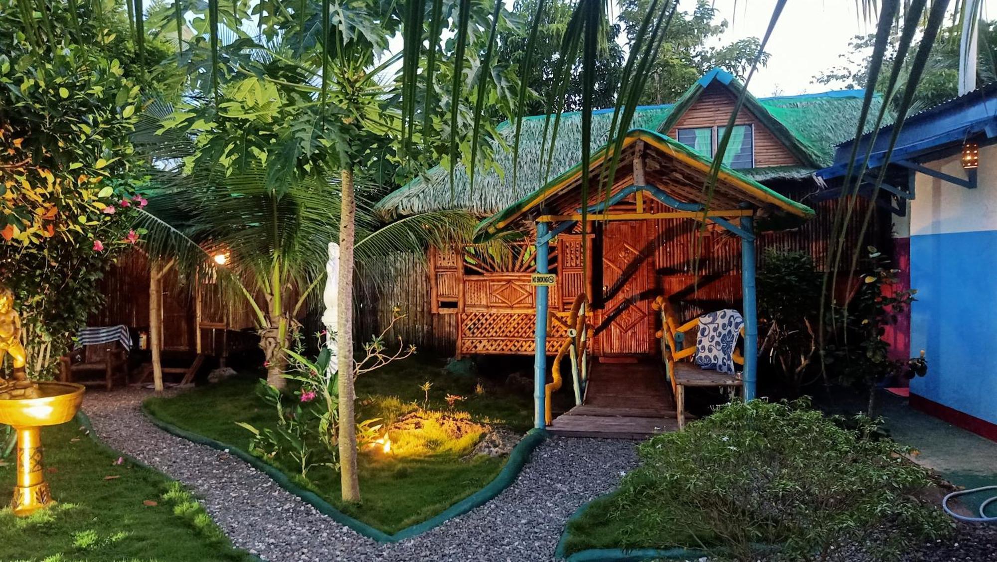 Moalboal Bamboo House / Rooms Εξωτερικό φωτογραφία